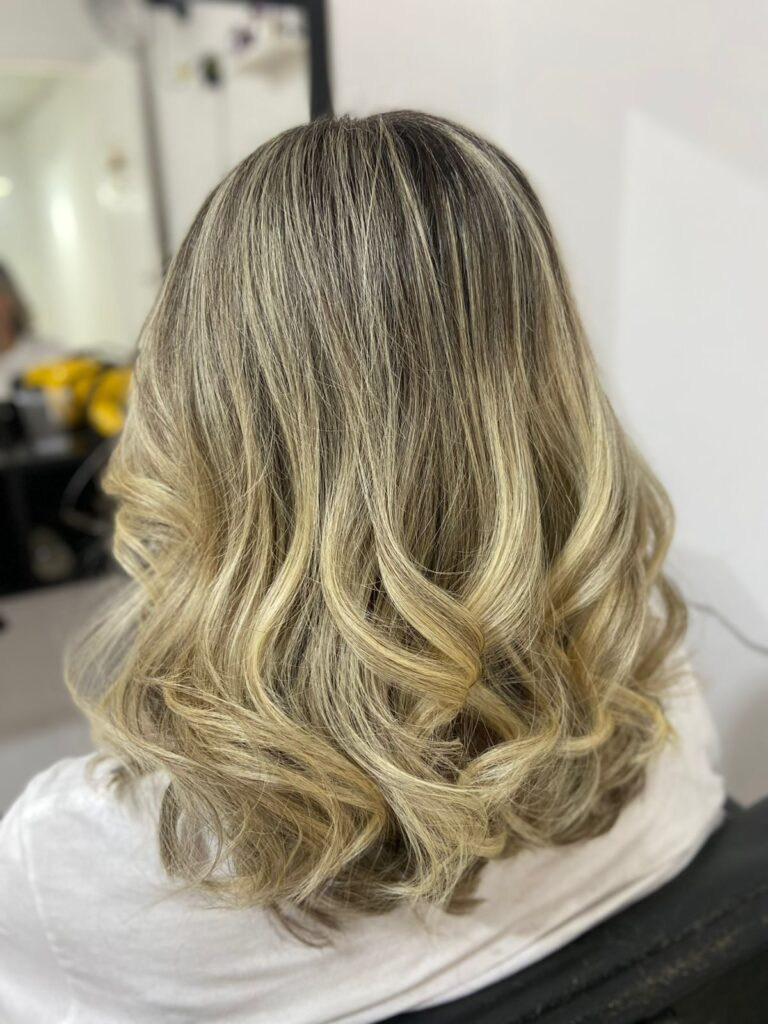 Coloração e mechas – Studio Mary Bessa, Ipiranga, São Paulo - SP – foto 22