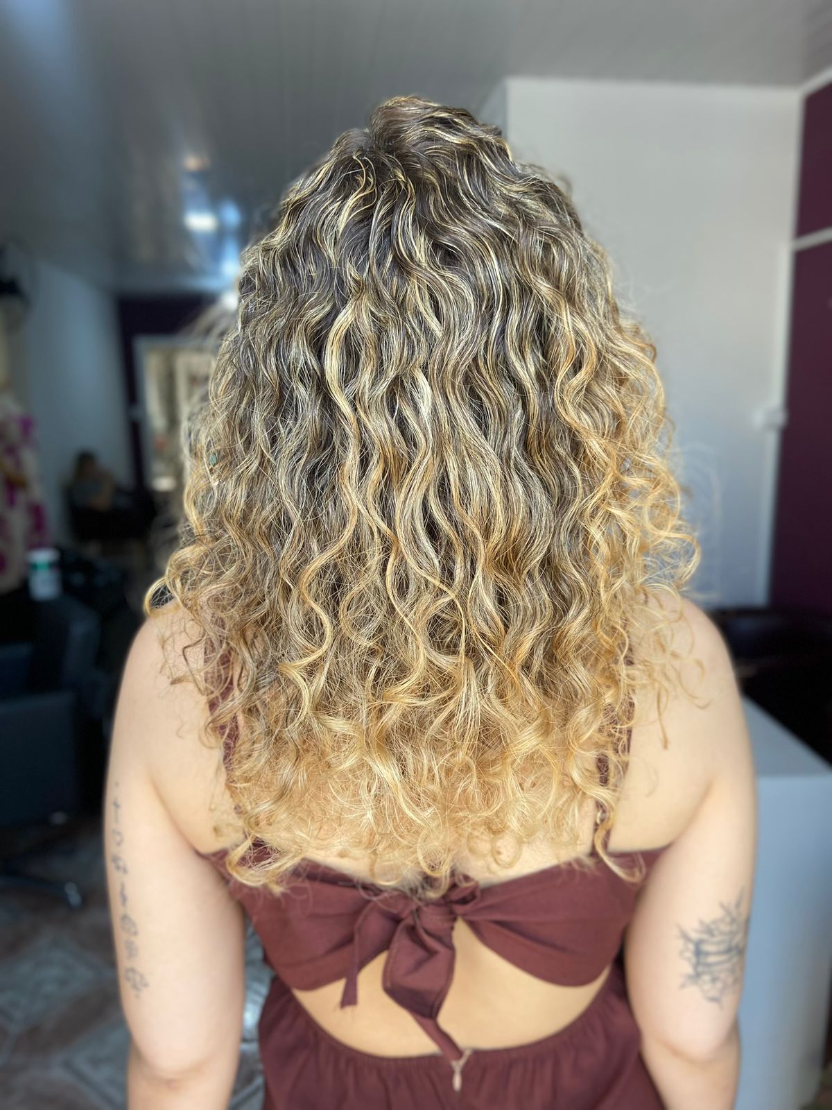 Mechas no Ipiranga - Ilumine Seu Cabelo no Studio Mary Bessa